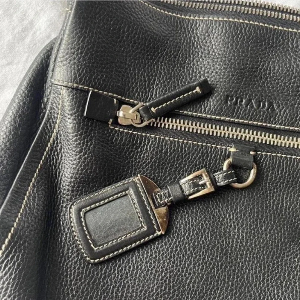 Authentic Prada Vitello Daino LeatherShoulder Bag - Picture 6 of 8